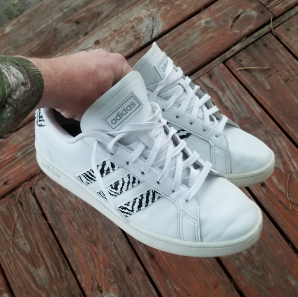 Men's Adidas Cloudfoam Art White Zebra Stripes classic sneakers US size 11 - Picture 8 of 8